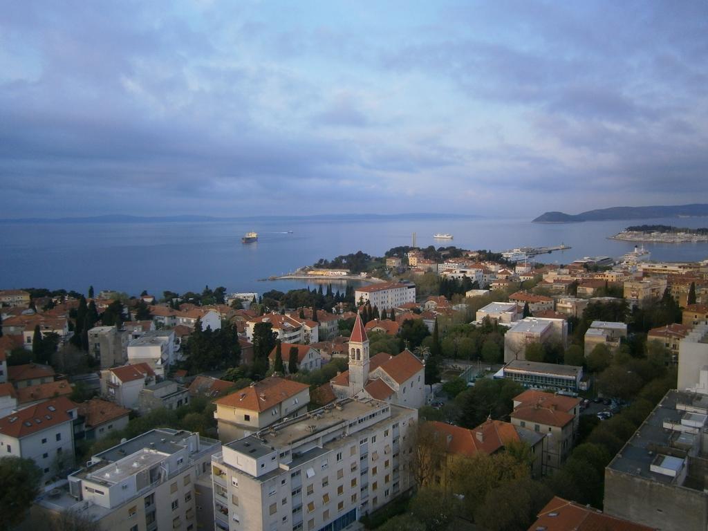 Apartment Penthouse Ema Split Bagian luar foto